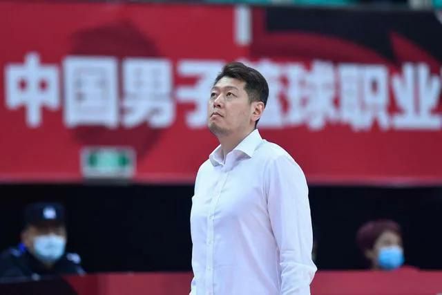 本赛季他出战17场比赛，贡献4球1助攻。